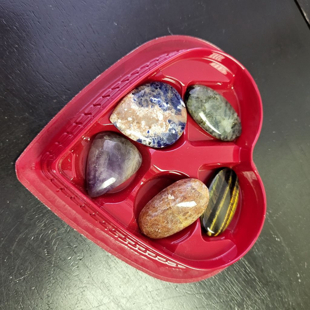Artisan's heart gift box - 5 cabochons- great for crafting and handmade jewelry
